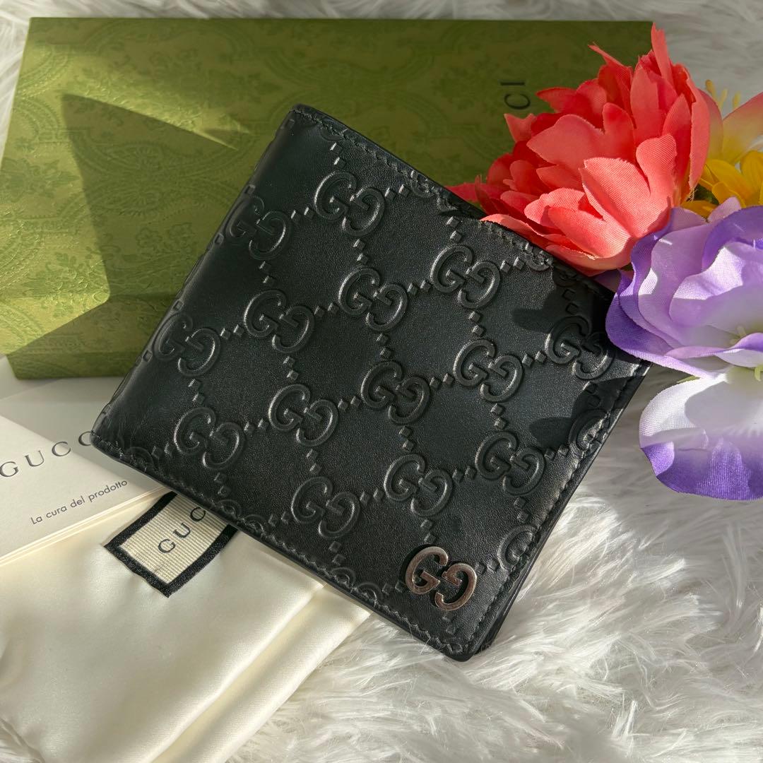 未使用級✨️ グッチ　二つ折り　シマ　小銭入れ　ドリアン　型押し　レザー　黒 GUCCI（グッチ） 二つ折り財布 メンズ ドリアン DORIAN GGシグネチャー