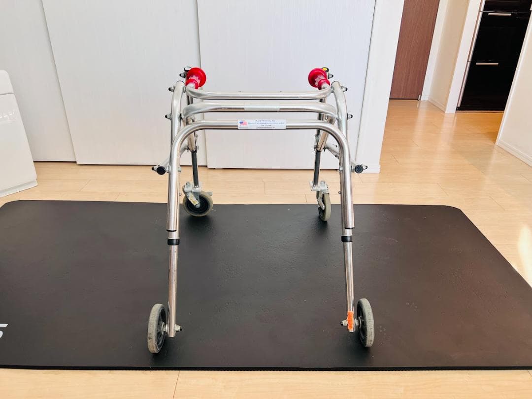 PCW 歩行器 アルミ製歩行補助器具 ポスチャーコントロールウォーカー