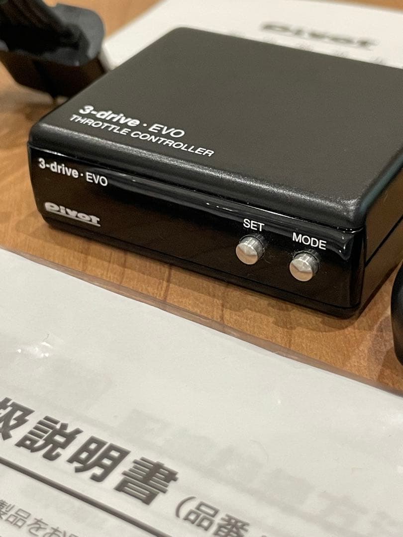 PIVOT 3-drive EVO スロットルコントローラー　TH-2C PIVOT ピボット 3-drive EVO ＆ ハーネス ジムニー/ジムニー シエラ