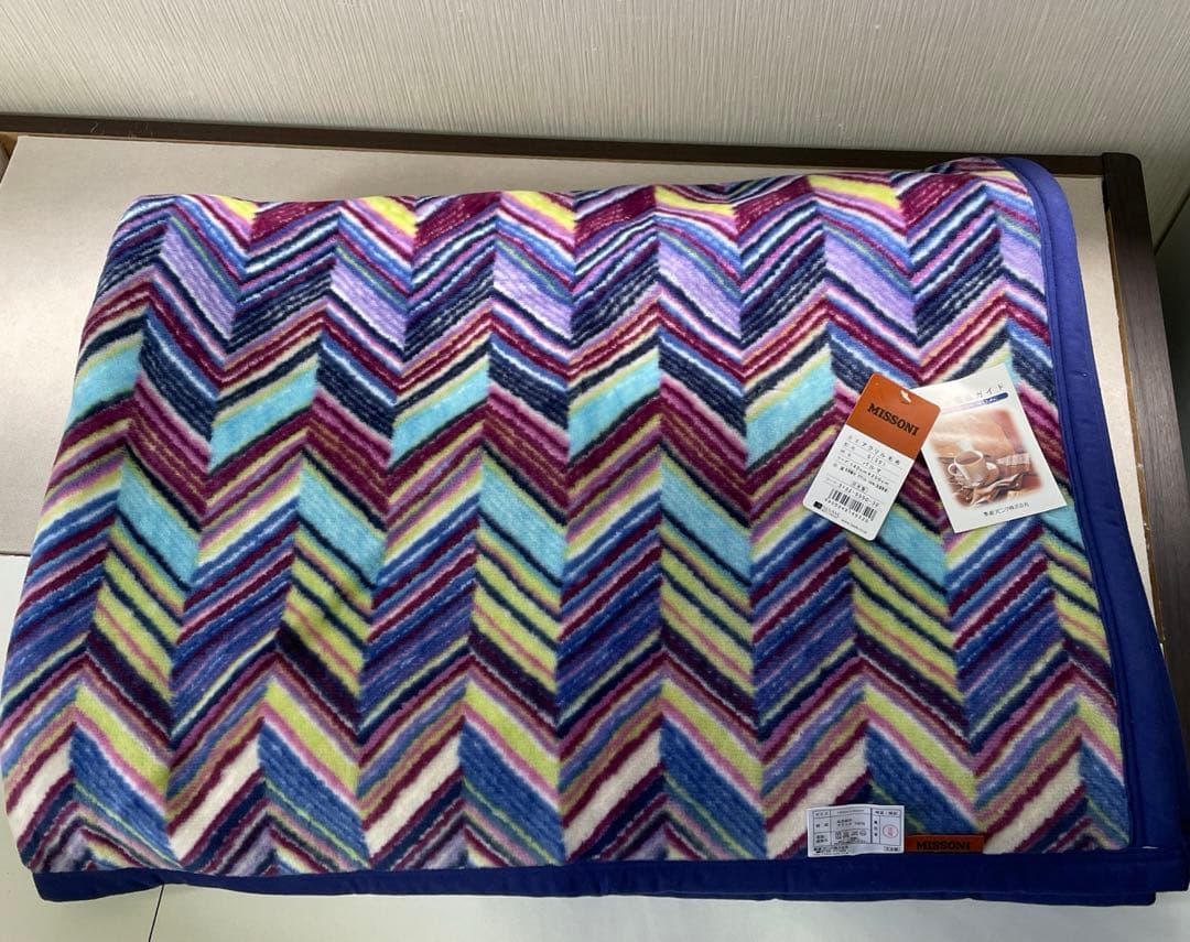 希少品 新品未使用 ミッソーニ アクリル毛布 - メルカリ