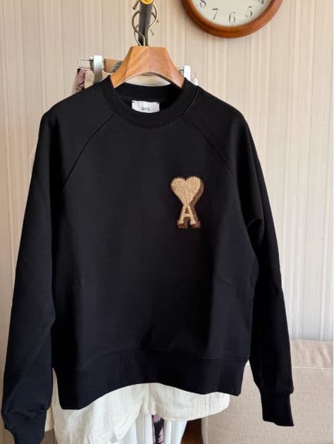 AMI PARIS ハート刺繍の黒スウェット メンズトップス M2M - メルカリ