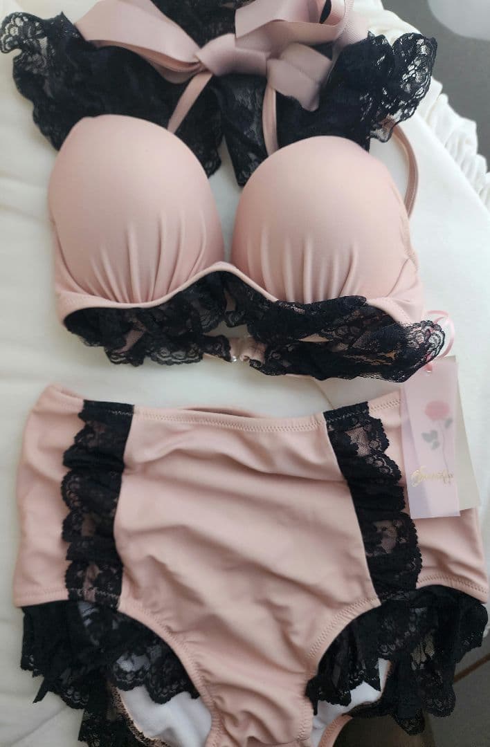 【新品未使用タグ付き】即完売品swankiss romanticswimwear