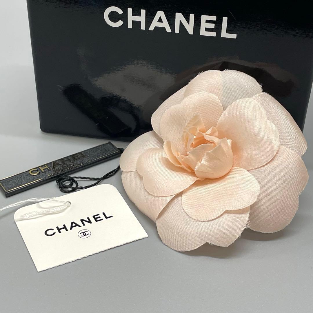 シャネル カメリア コサージュ ブローチ ヴィンテージ ピンク 箱付 シャネル CHANEL カメリア コサージュ ブローチ ピンク WS3779 – NUIR