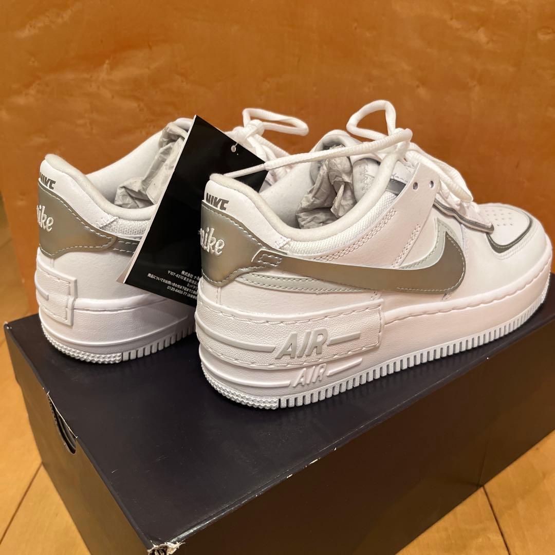 ★ナイキ エアフォース1 ホワイト シルバー 23.5cm