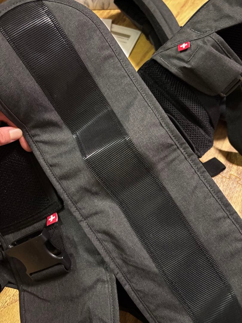 miamiiy 美品︎miamiiy 抱っこ紐【日本モデル】チャコールグレー