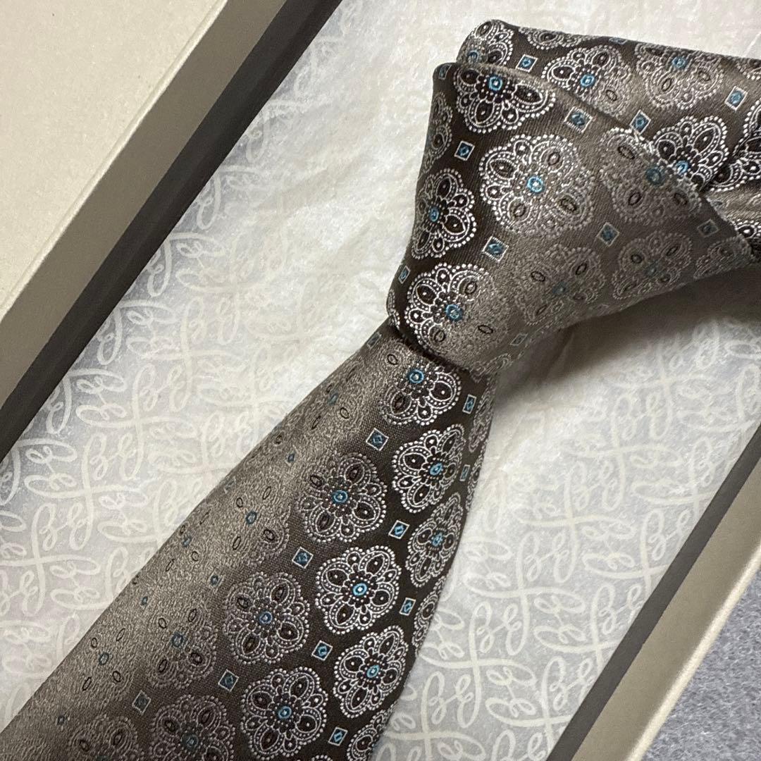 美品 ブリオーニ ネクタイ 茶ベージュ ドット シルクジャガード 重厚感