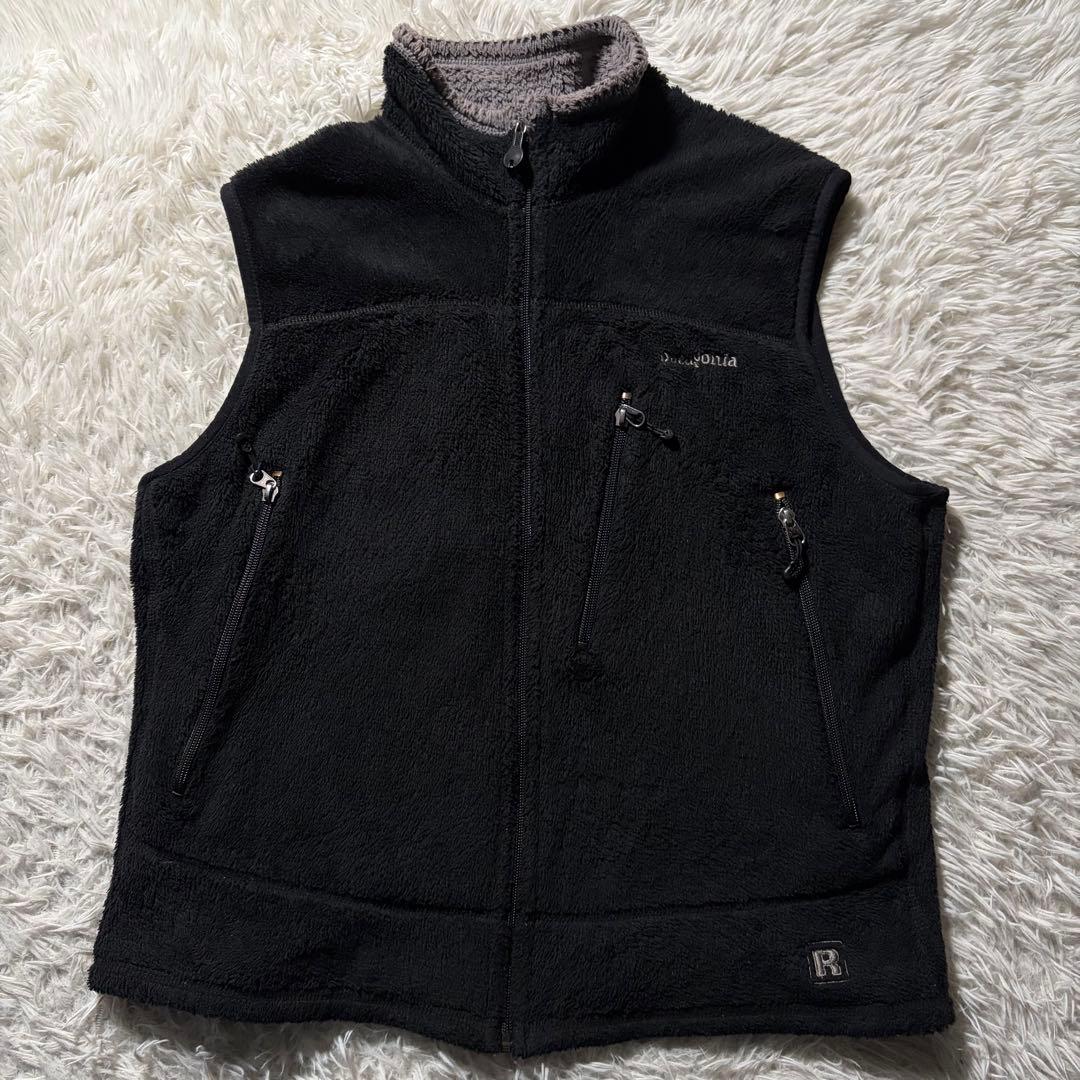 【希少】patagonia パタゴニア　R4 ベスト　ブラック　黒　USA製 00s USA製 patagoniaパタゴニア R4 POLARTEC フリースベスト 黒 L