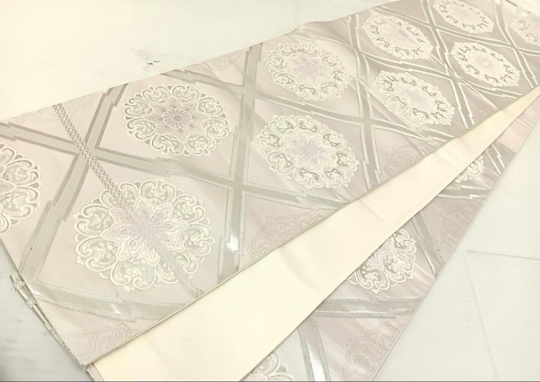 六通柄袋帯 唐織 正倉院花文 金糸 次島謹製 正絹 - メルカリ