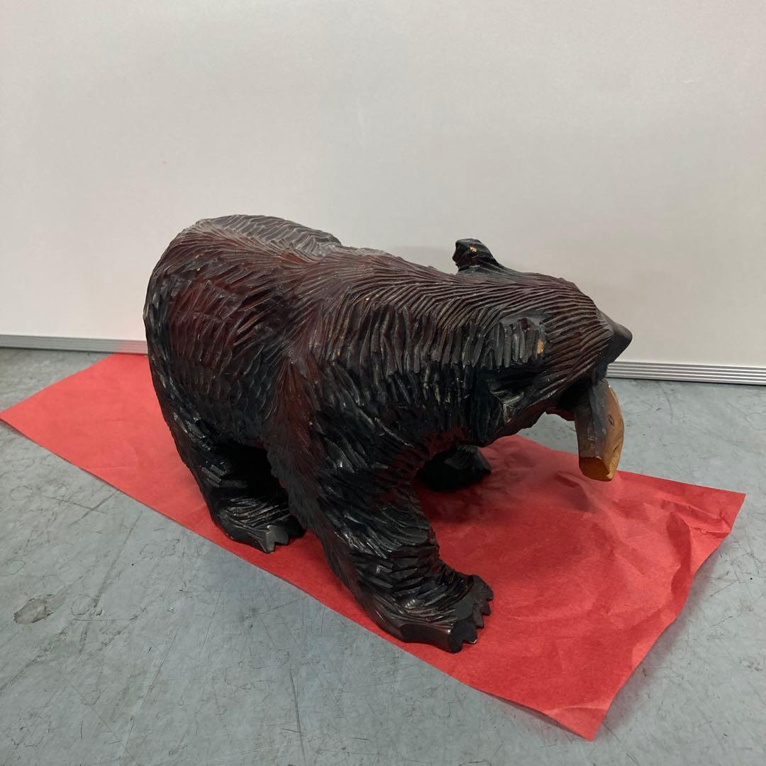 し*か様 北海道 木彫り熊 鮭をくわえた熊 伝統工芸 民芸品 置物 - メルカリ