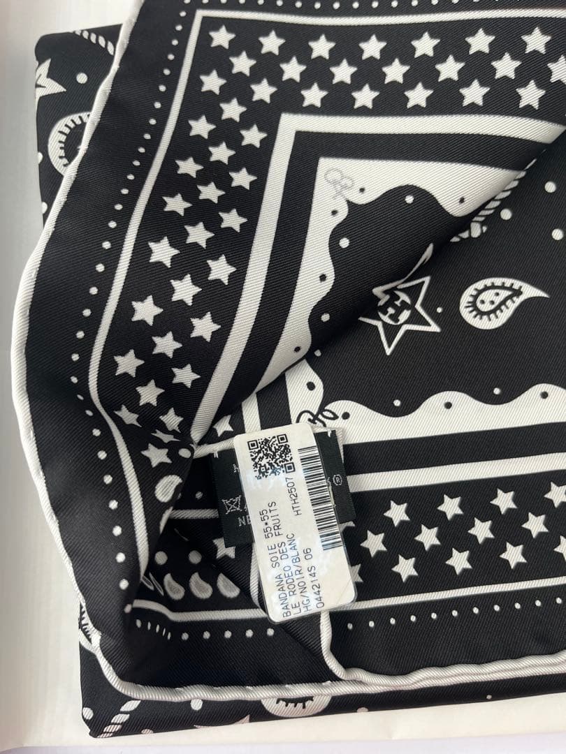 エルメス バンダナ ロデオ・デ・フルーツ ブラック 新品未使用 - メルカリ