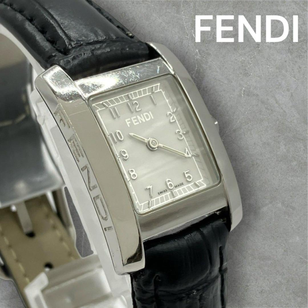 FENDI 腕時計 7000L スクエア クォーツ 白文字盤 レザーベルト 稼働