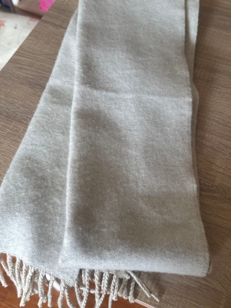 LOEWE ウールマフラー ベージュ フリンジ付き - メルカリ