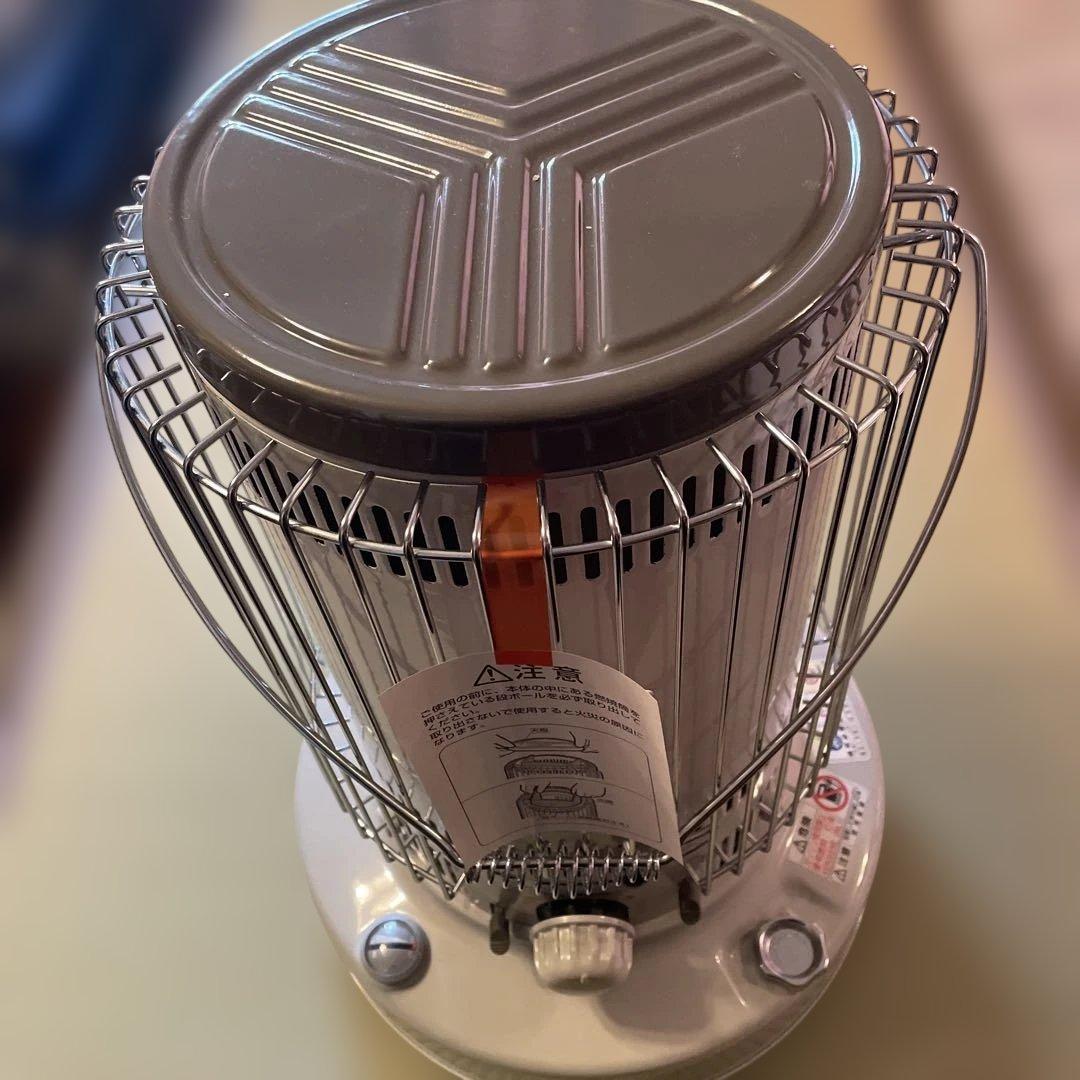 新品未使用　トヨストーブ　ホワイトクリーン　TOYOTOMI ストーブ トヨトミ 小型 石油ストーブ 灯油ストーブ 反射型 白 ホワイト 暖房