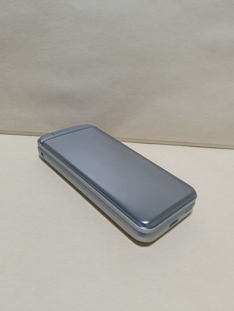 新品未使用電池パック付 DIGNOケータイ3 SIMロック解除済 シルバー 美