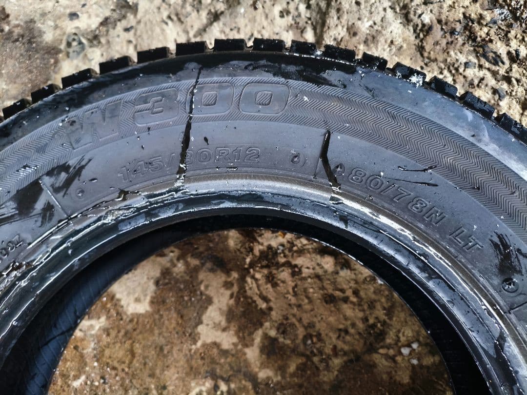 145/80/R12 80/78N W300 /BS 4本 スタッドレスタイヤ