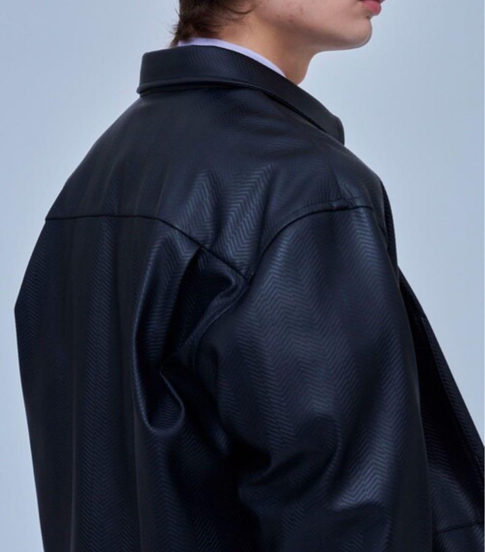 ユナイテッドトウキョウ エンボス シンセティックレザー シャツ