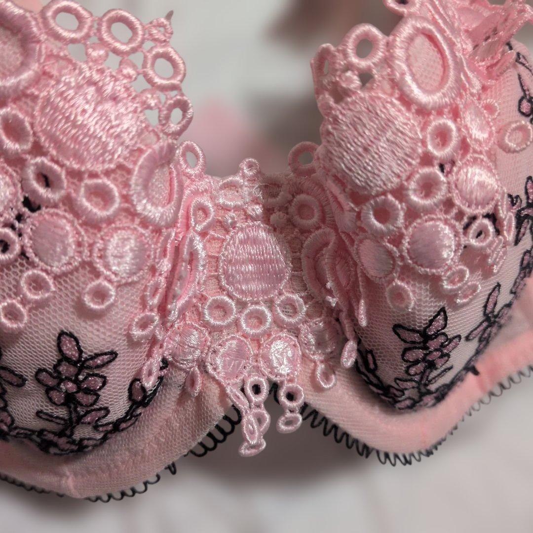 himico ピンク 花柄刺繍ブラ・ガーターベルトセットC80/M ※色移りあり