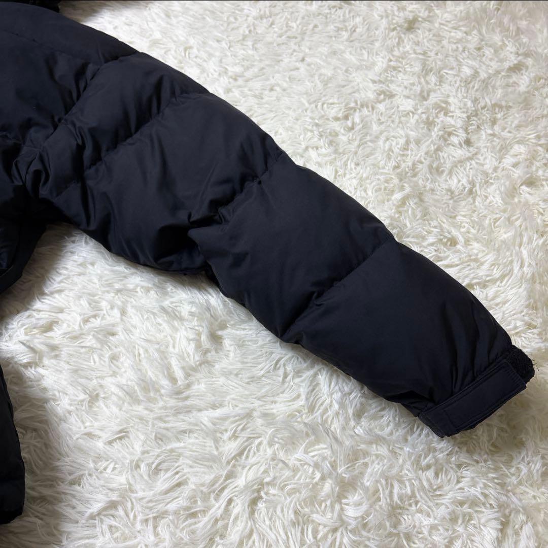 FRED PERRY 肉厚 ダウンジャケット 刺繍ロゴ フード ブラック M