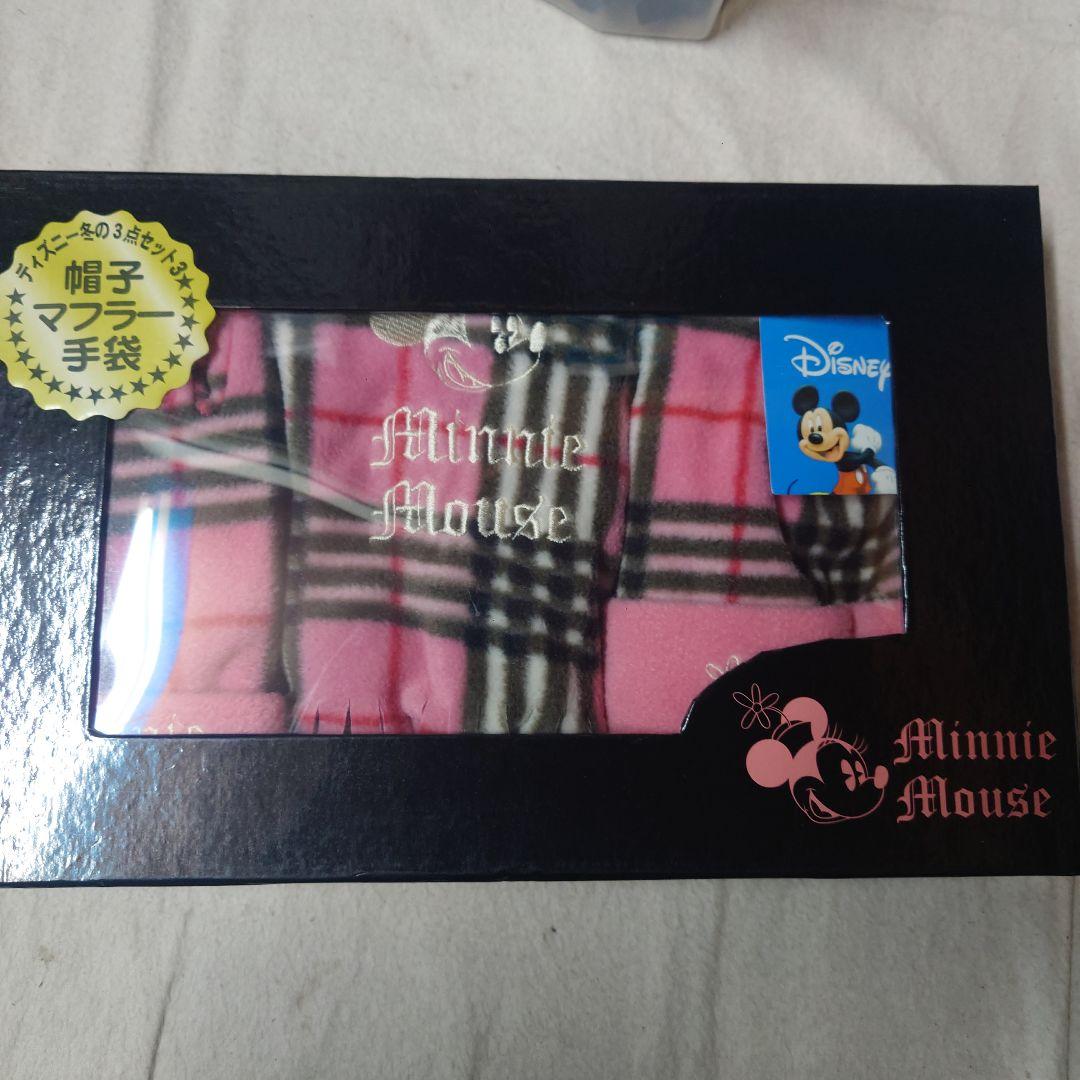 ミニーマウス チェック柄手袋 ・マフラー・帽子の3点セット 新品・未