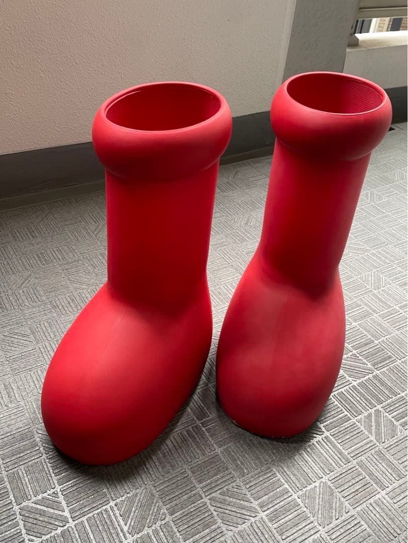 アトムブーツ　レッド SNSで話題の『鉄腕アトム』ブーツが発売！ MSCHFのビッグレッドブーツ