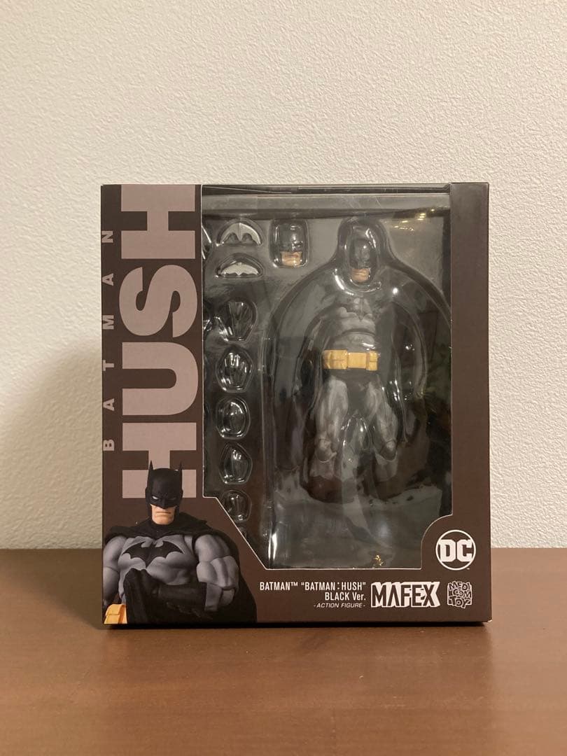 マフェックス 126 MAFEX BATMAN HUSH BLACK Ver In Stock CT Toys MAFEX No.126 Hush Batman Black Ver. Action Figure