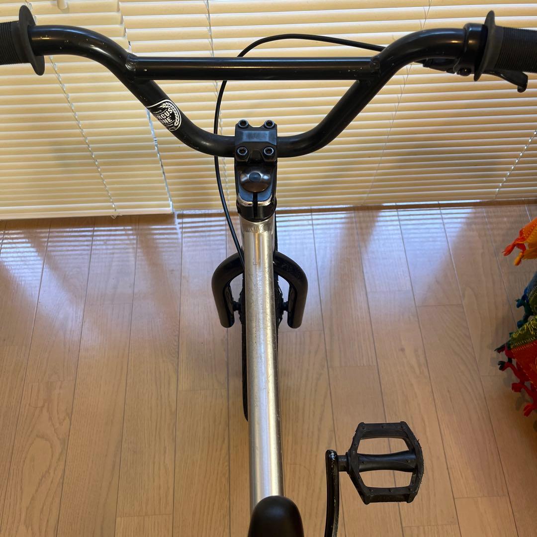 E様】直接引渡し ダーカスワン BMX SOLO シルバー 16インチ - メルカリ