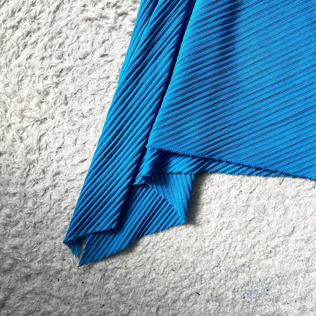 me ISSEY MIYAKE プリーツトップス ブルー 変形デザイン - メルカリ