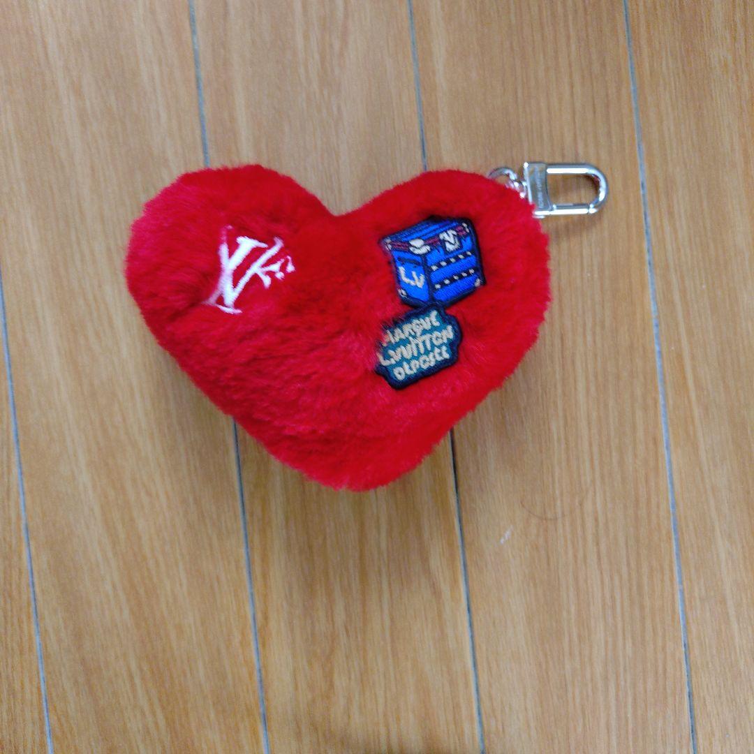 2/26まで ルイヴィトン レシートあり ハート型ファーキーホルダー 平野