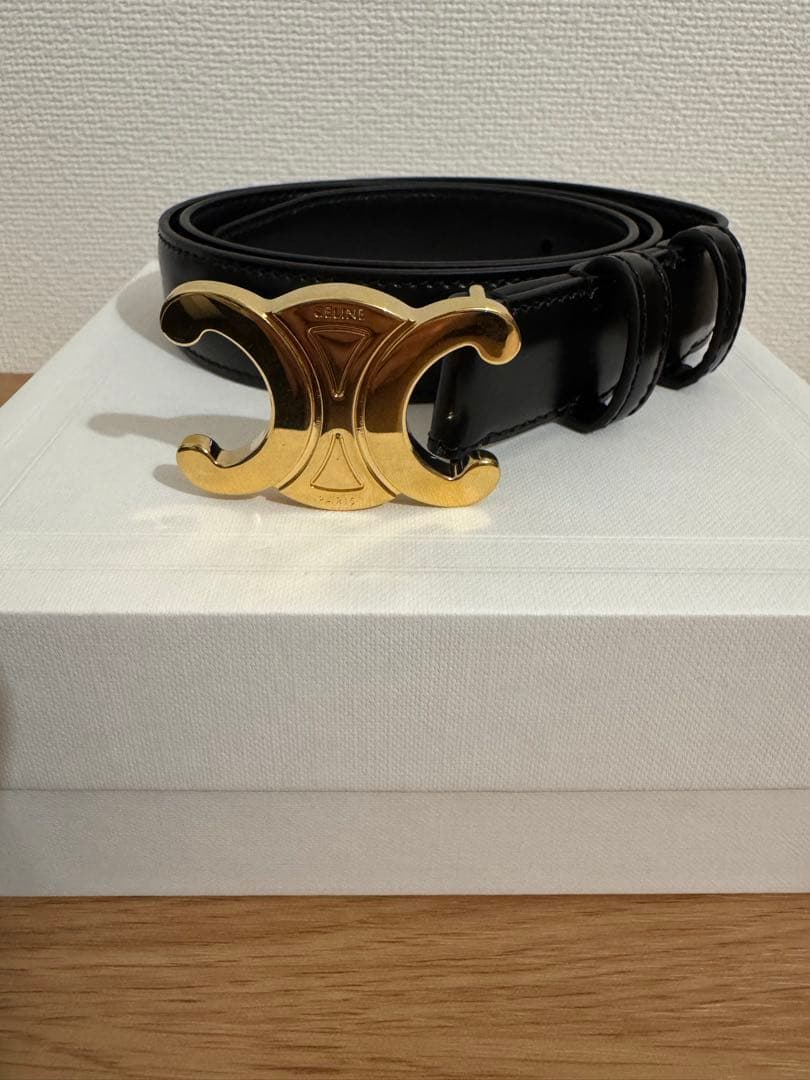 CELINE ブラックレザーベルト ゴールドバックル CELINE ブラックレザー ベルト ゴールドバックル 90 - メルカリ