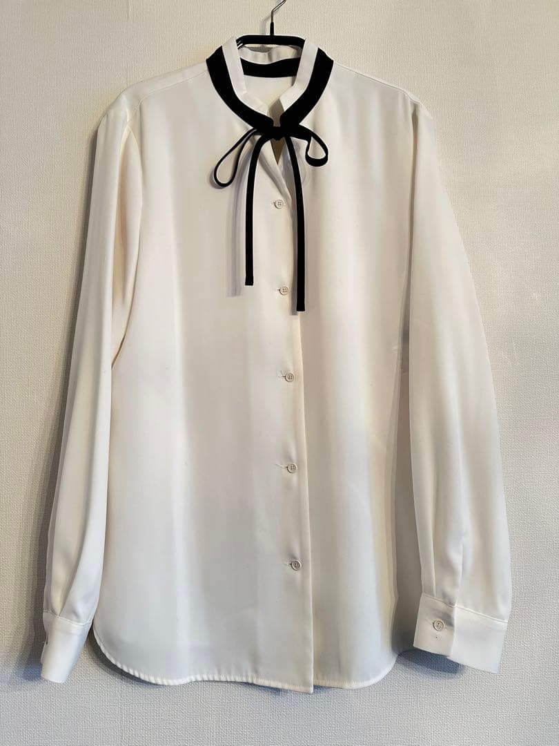 美品】アルアバイル ポリエステルツイルハイショクナロータイブラウス