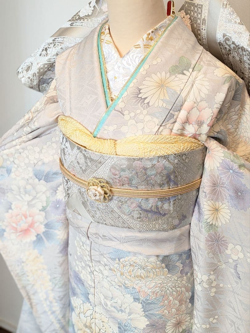 振袖フルセット 身丈162.5裄65 豪華振袖 薄紫 銀彩 正絹 逸品 成人式 振袖フルセット 身丈162裄65 5 銀彩 椿 牡丹 紫陽花 淡い水色 薄紫