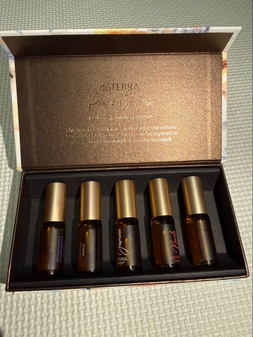 doTERRA Holiday プレシャスフローラル - メルカリ