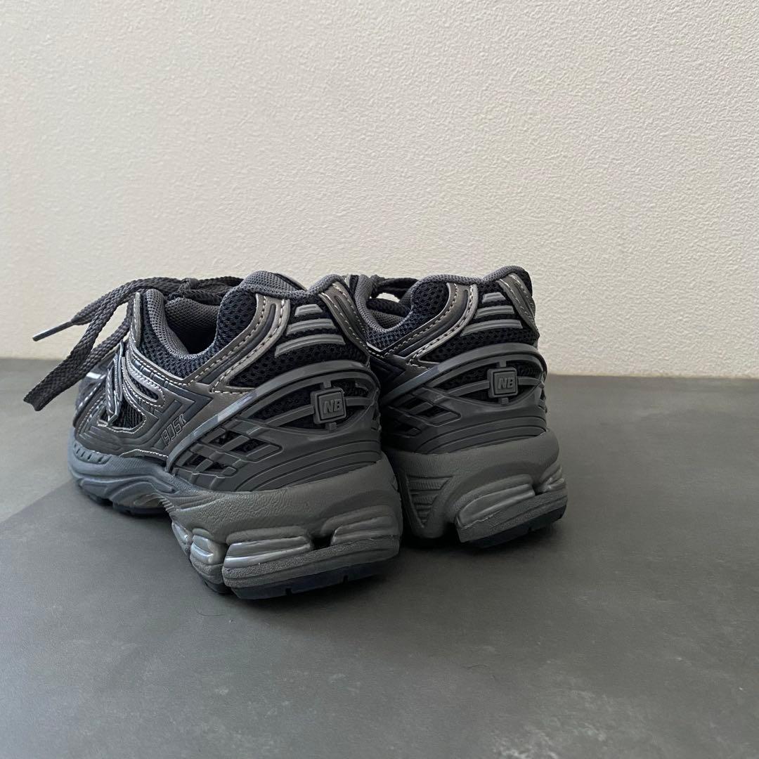 人気　極美品　新品同様　ニューバランス M1906RES 23.5cm