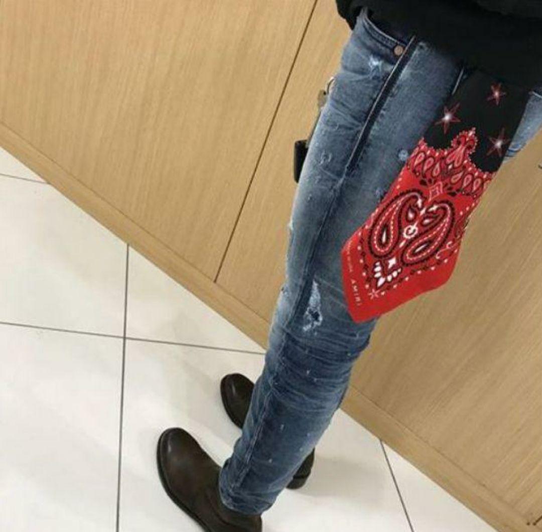 激レア AMIRI バンダナ キーチェーン - メルカリ