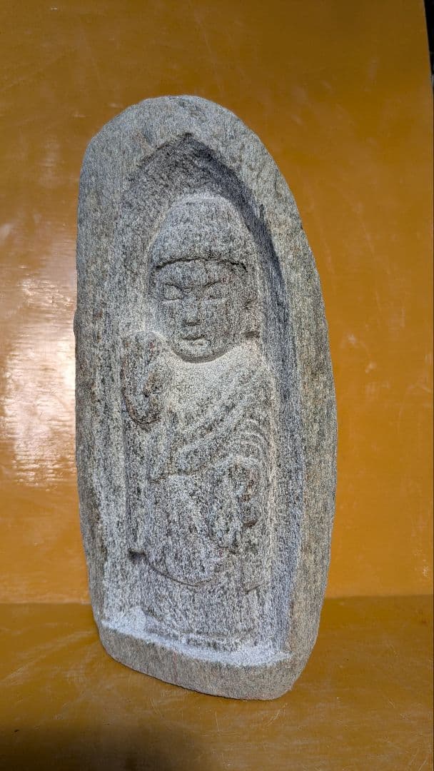 石仏、阿弥陀様、河原の石に阿弥陀様、倉田辰彦作。 不動・阿弥陀・地蔵三尊石仏 - 瀬戸内市公式ホームページ