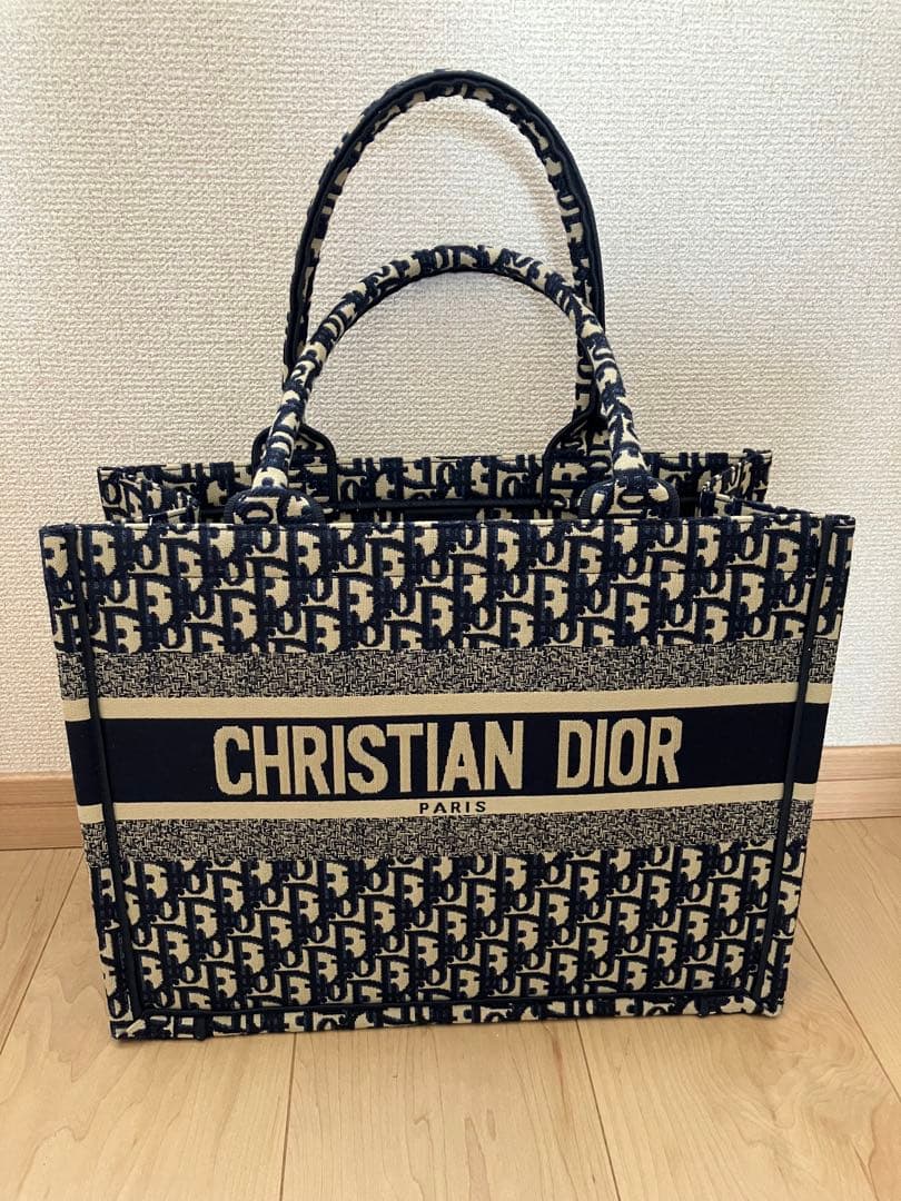 ブックトート ミディアム ネイビー Christian Dior（クリスチャン・ディオール） （新品・未使用品