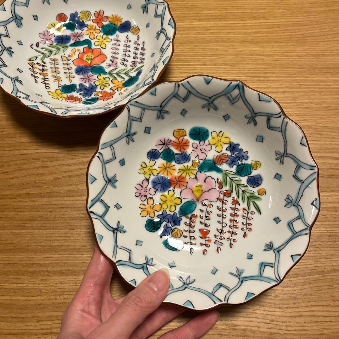 永井麻美子さん 九谷焼 百花手風 輪花浅鉢 2つセット 永井麻美子 九谷焼 百花手風 輪花浅鉢 | HemingArts