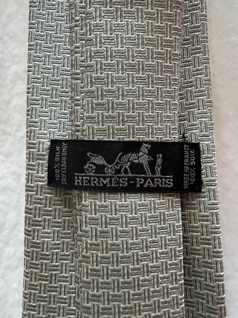 超メルカリ市特価☆HERMES 幾何学模様 ネクタイ☆グレー系