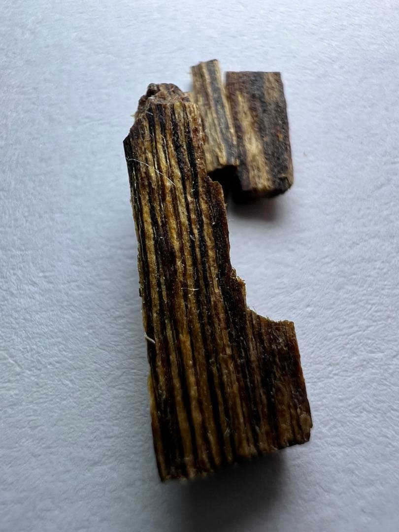 古渡命銘木 百二十種名香　伽羅　銘【染衣】0.235g 香木/お香/沈香/伽羅