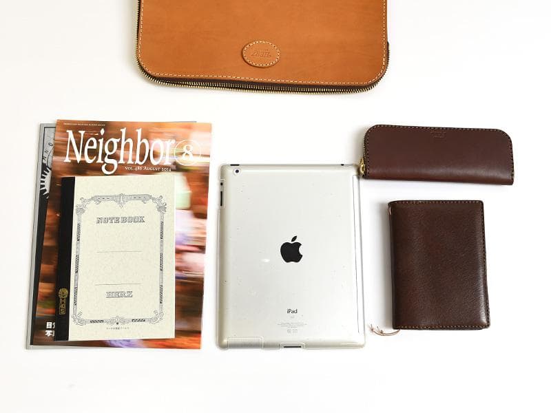 1280【希少】HERZ ヘルツ 本革 レザー クラッチバッグ PCケース A4