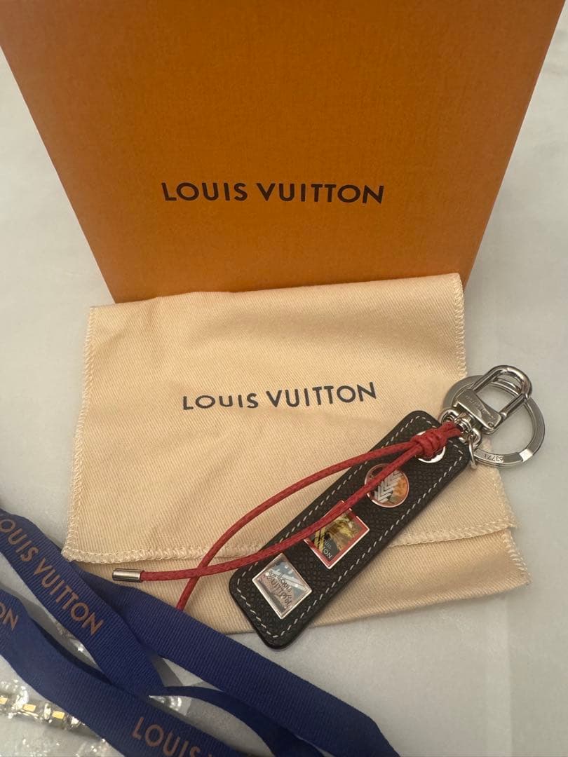 【新品未使用】Louis Vuitton キーホルダー・キーリング 正規紙袋無料】ルイヴィトン キーホルダー キーリング レディース
