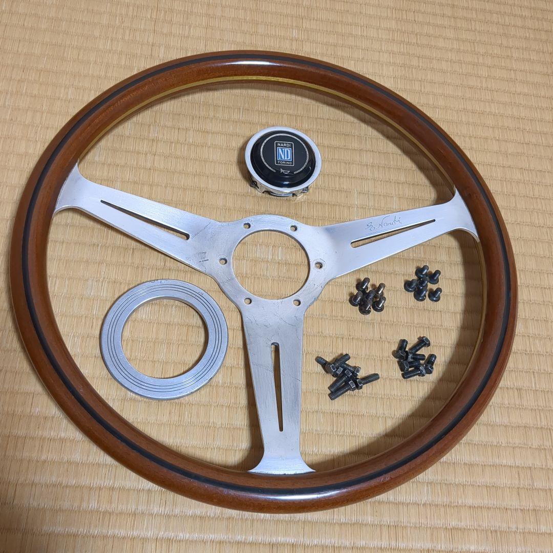 ナルディウッドステアリング、ホーンボタン、取り付けネジ。 クラシックシリーズ用 ホーンボタン NA3 - NARDI / ナルディ NARDI.JP