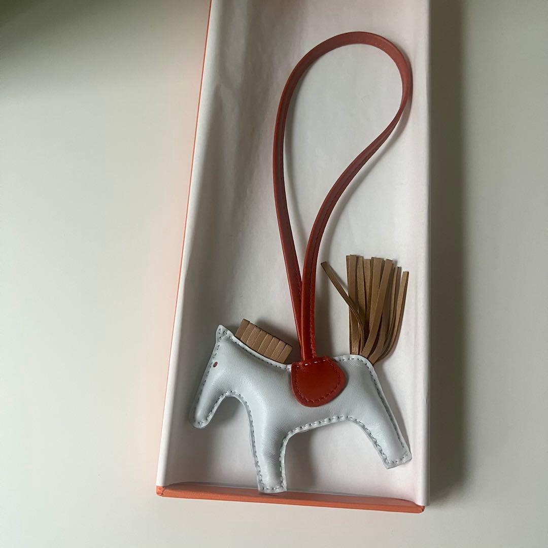 【新品】エルメス HERMES ロデオチャーム PM 箱付き HERMES（エルメス） （新品・未使用品）エルメス ロデオ PM チャーム