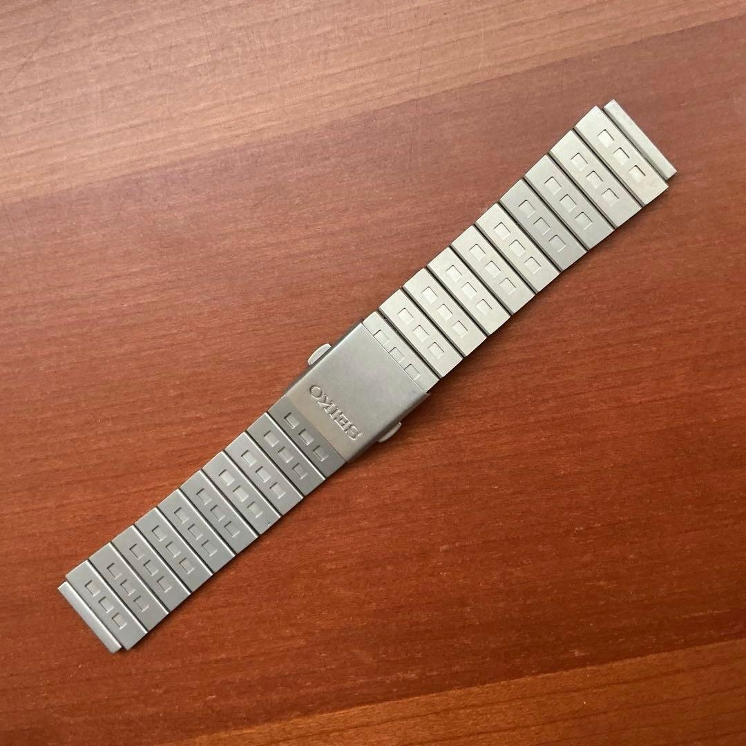 今だけ値下げ セイコー ジウジアーロ エイリアン SCED035 ケース＋裏蓋