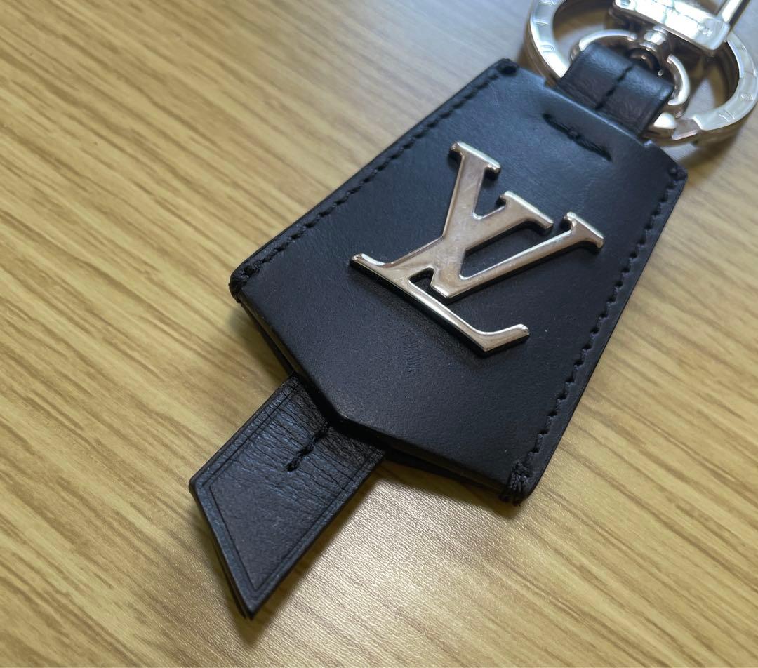 ルイヴィトン キーホルダー LV クロッシュ クレ キーリング - メルカリ