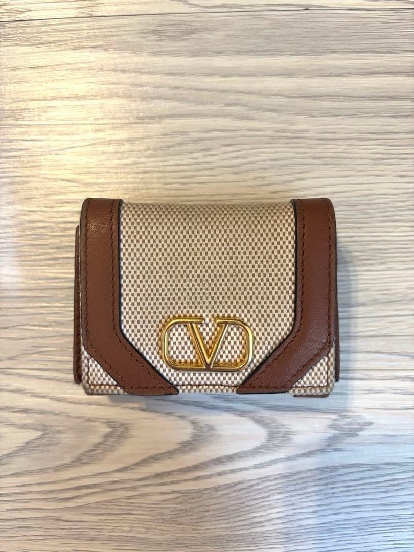 VALENTINO レザー ミニ財布 VALENTINO（ヴァレンティノ） 三つ折り財布 WW2P0Q47 XW2P0Q47 BOL