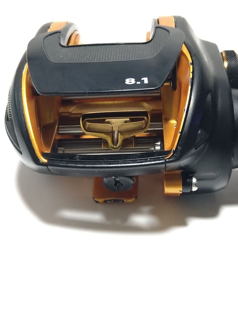 ダイワ T3 SV 8.1L スタジオコンポジット カーボンハンドルカスタム