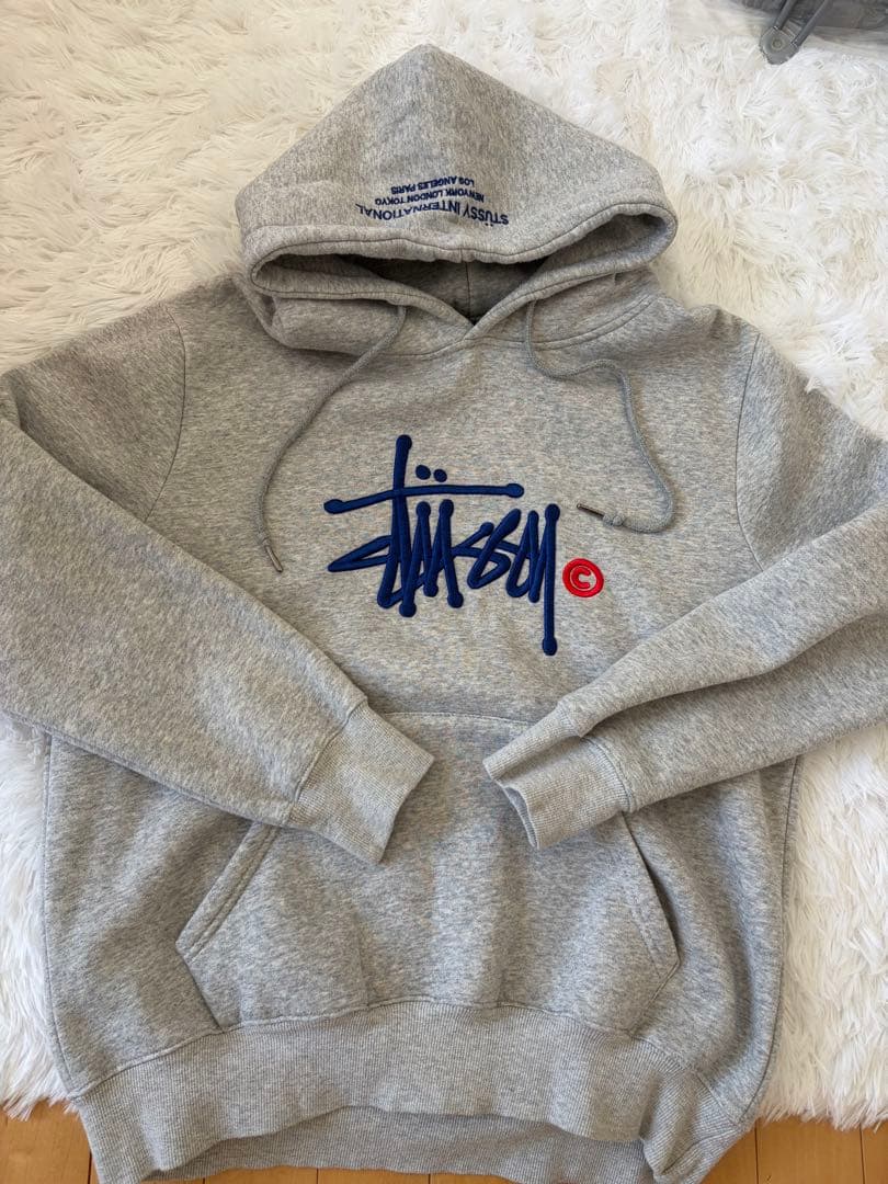 Stussy グレー フード付きパーカー L - メルカリ