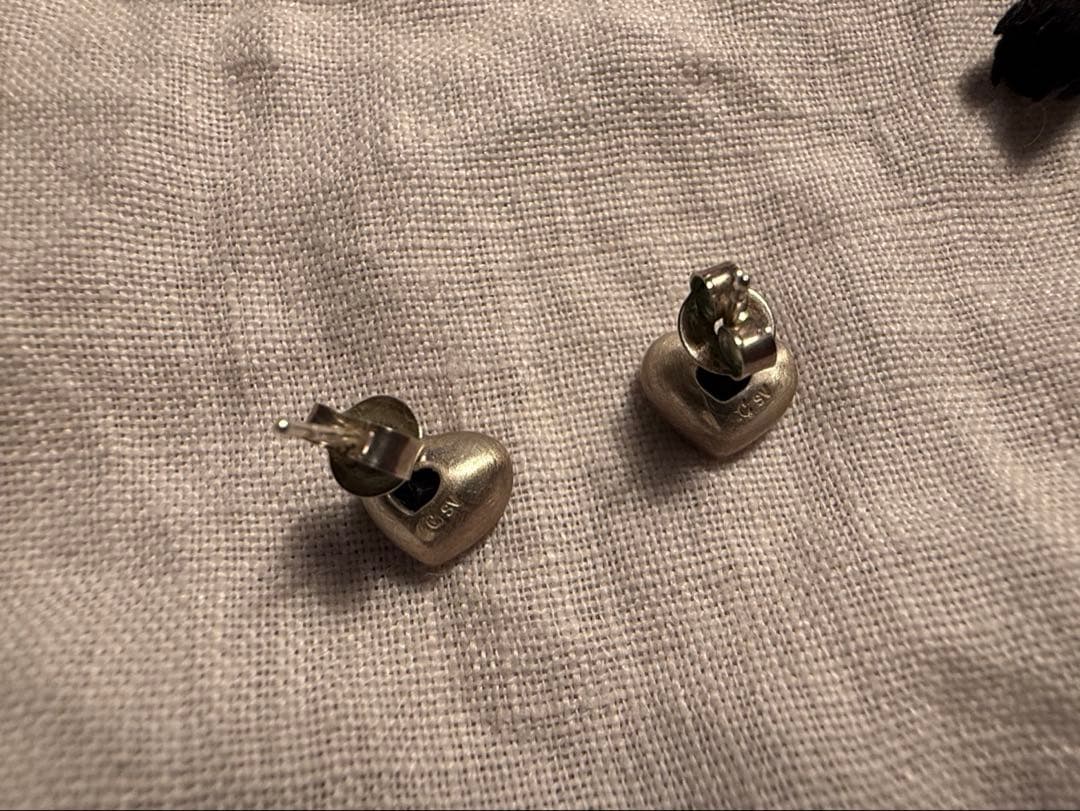 chigo×高山都さん　オニキスハートピアス　シルバー(両耳2個)