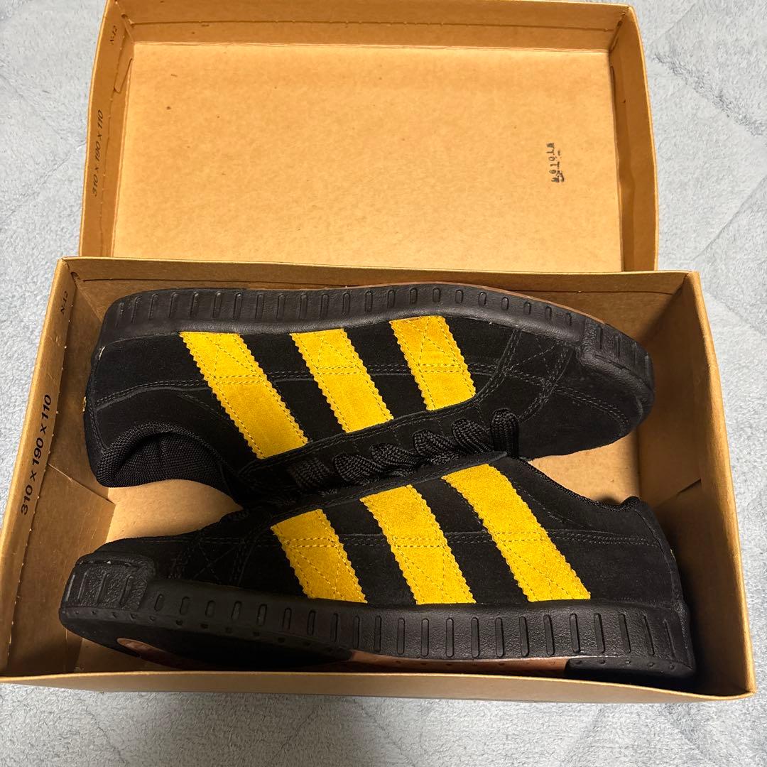 野*犬様 adidasアディダス1996年90sシュレッドSHRED Ⅱ黒×黄 adidasアディダス1996年90sシュレッドSHRED Ⅱ黒×黄27.5新品 - メルカリ